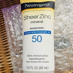 Neutrogena Sheer Zinc Mineral Sunscreen SPF 50